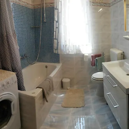 App Mates Apartment *