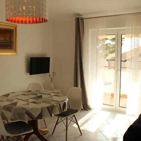 App Mates Apartment *